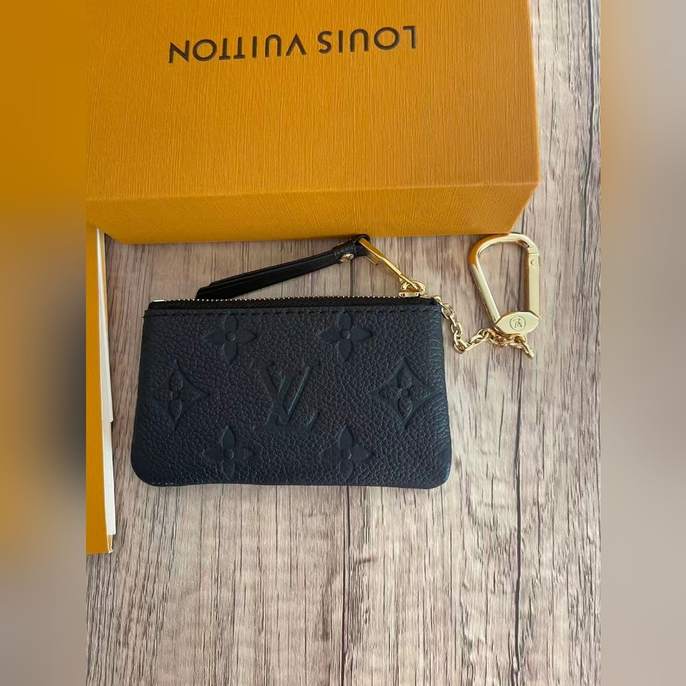Louis Vuitton Monogram Key PouchLouis Vuitton - Picture 9 of 9